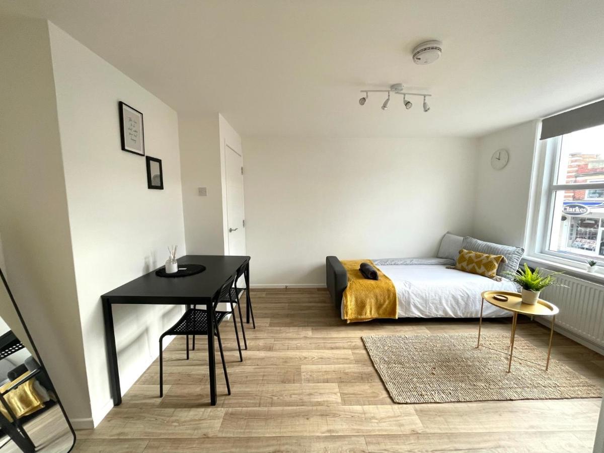 Central, Bright & Spacious Apartment - Parking Included Bournemouth Exteriér fotografie
